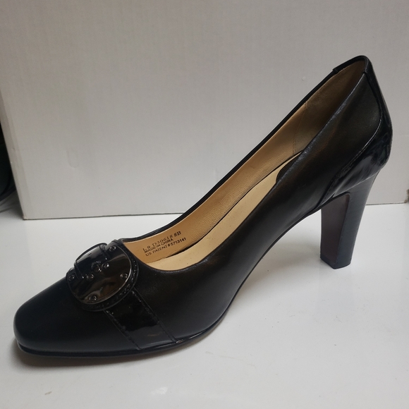 Cole Haan Pumps 8B - Picture 3 of 6